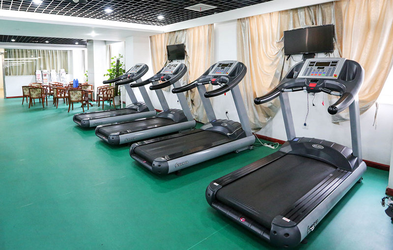 单位健身房器材